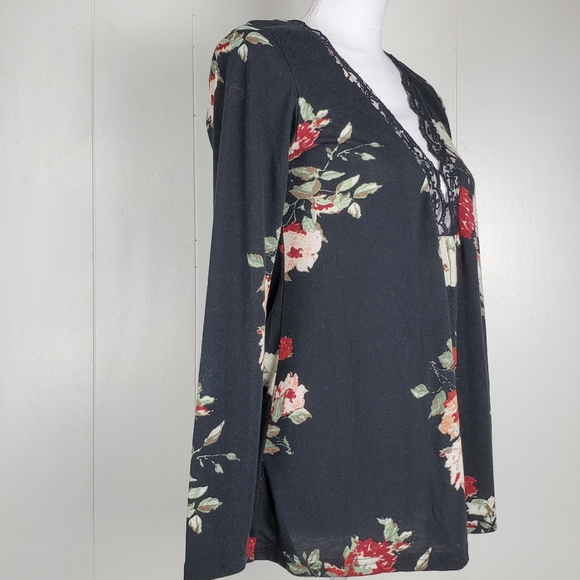 Daytrip floral long sleeved lace v neck top size small - Picture 12 of 14